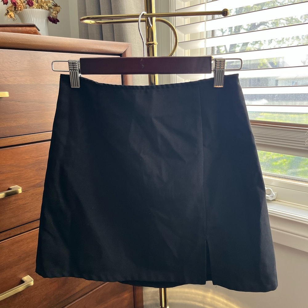 Sexy Black Women's Semi Stretch Polyester Mini Skirt with Slit